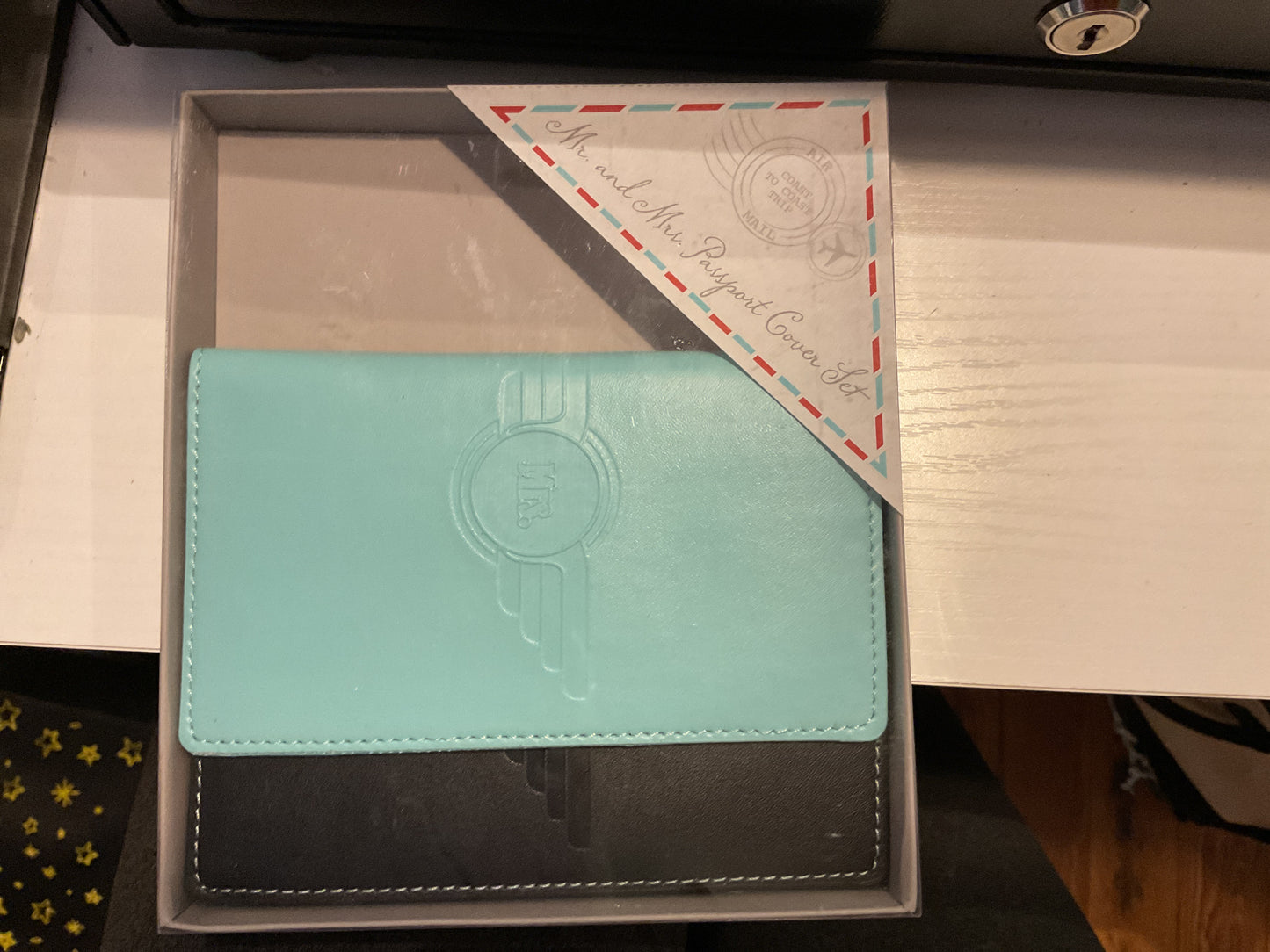 Weddingstar Inc. - Mr. & Mrs. Passport set