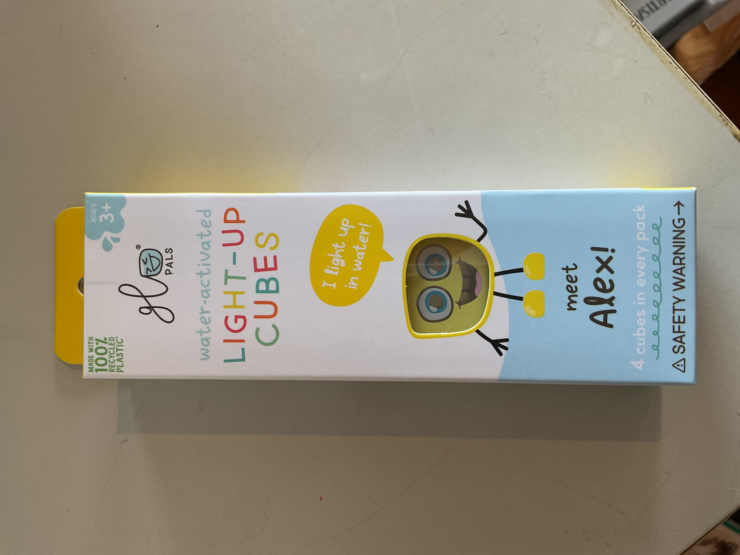 Glo Pals Water-Activated Light-Up Cubes