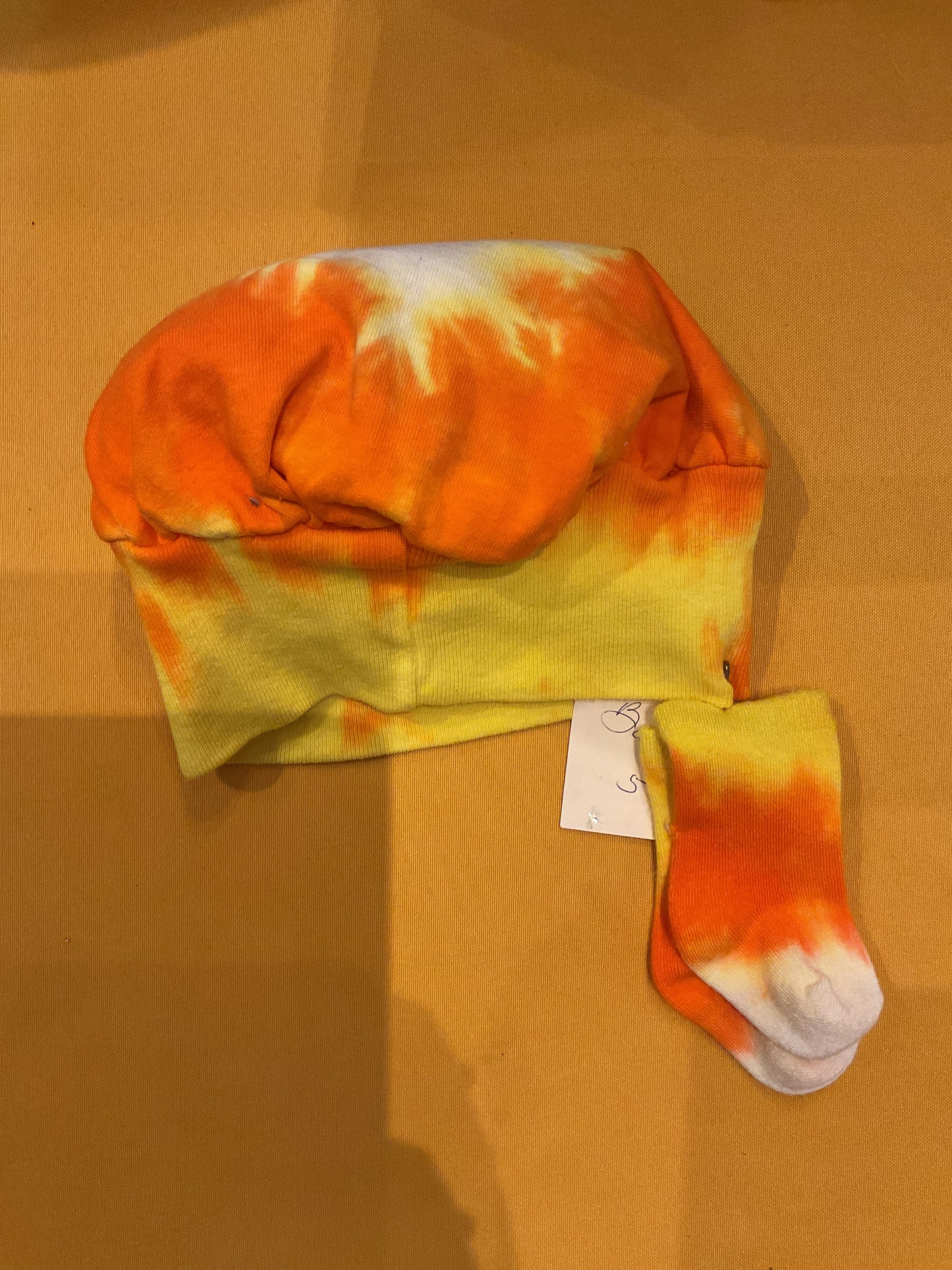 Catmaid tie dye yellow,orange kids hat and socks