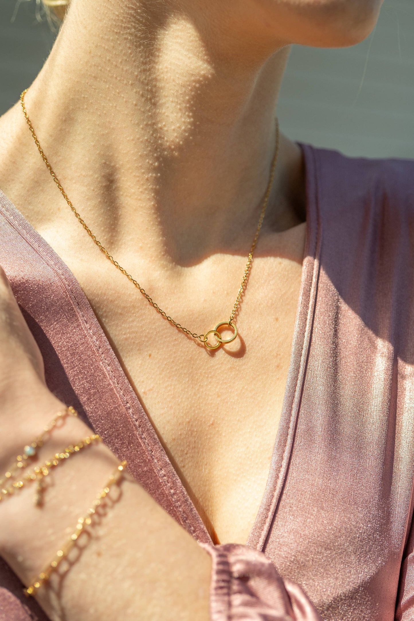 WJW - 18K Gold PVD Stainless Steel Interlocked Rings Necklace