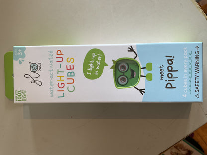 Glo Pals Water-Activated Light-Up Cubes