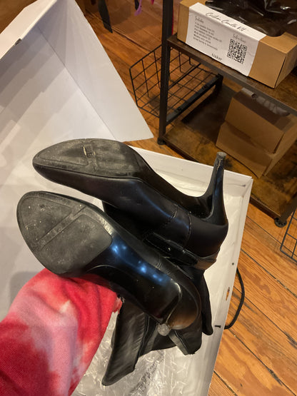 Nine West black leather boot heels size 6