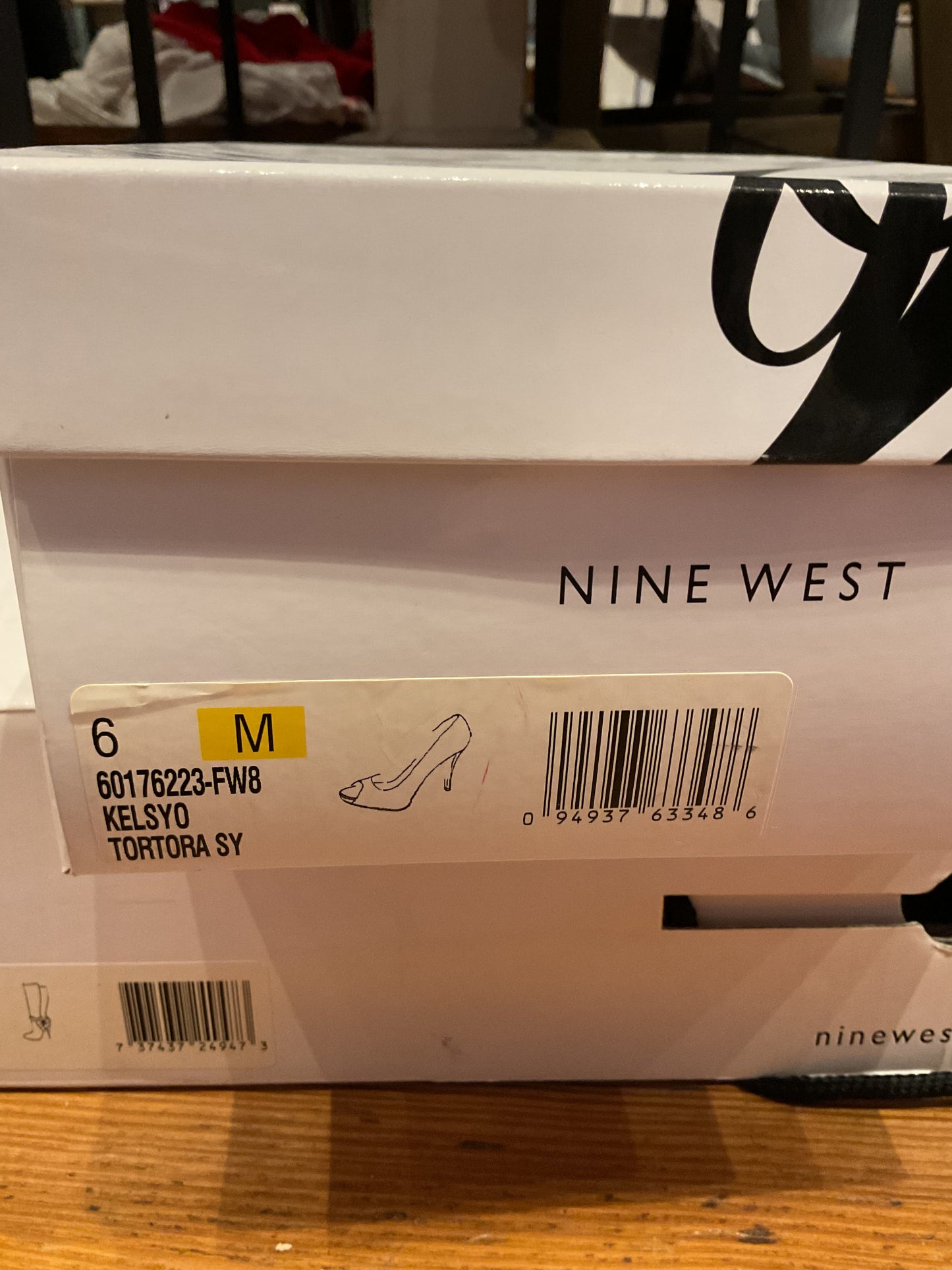 Nine West nude heels size 6