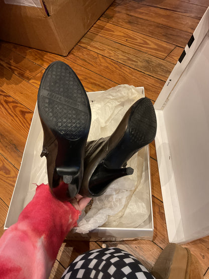 Nine west brown leather bootie heels size 6