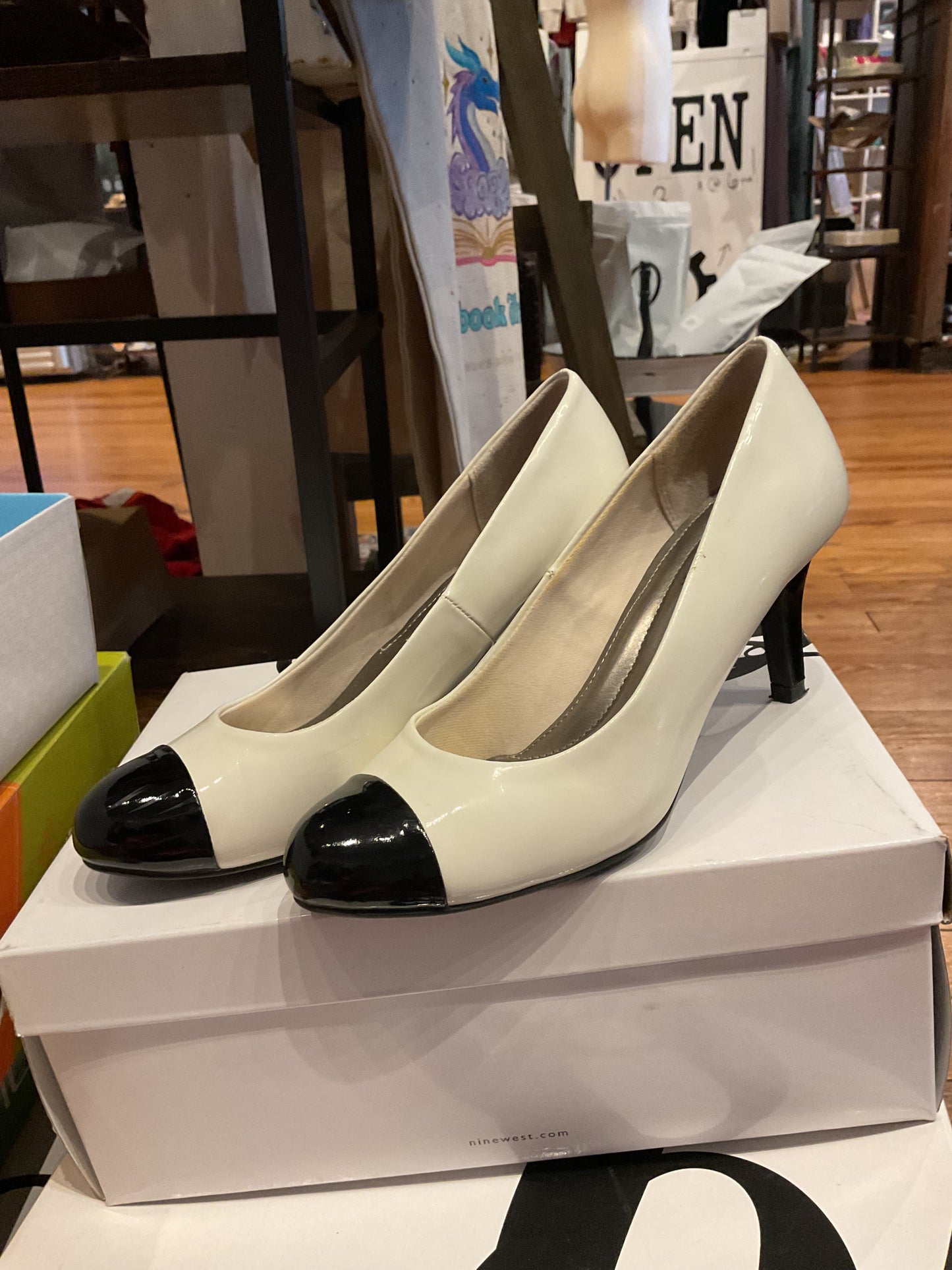 Comfort plus black and white heels size 6