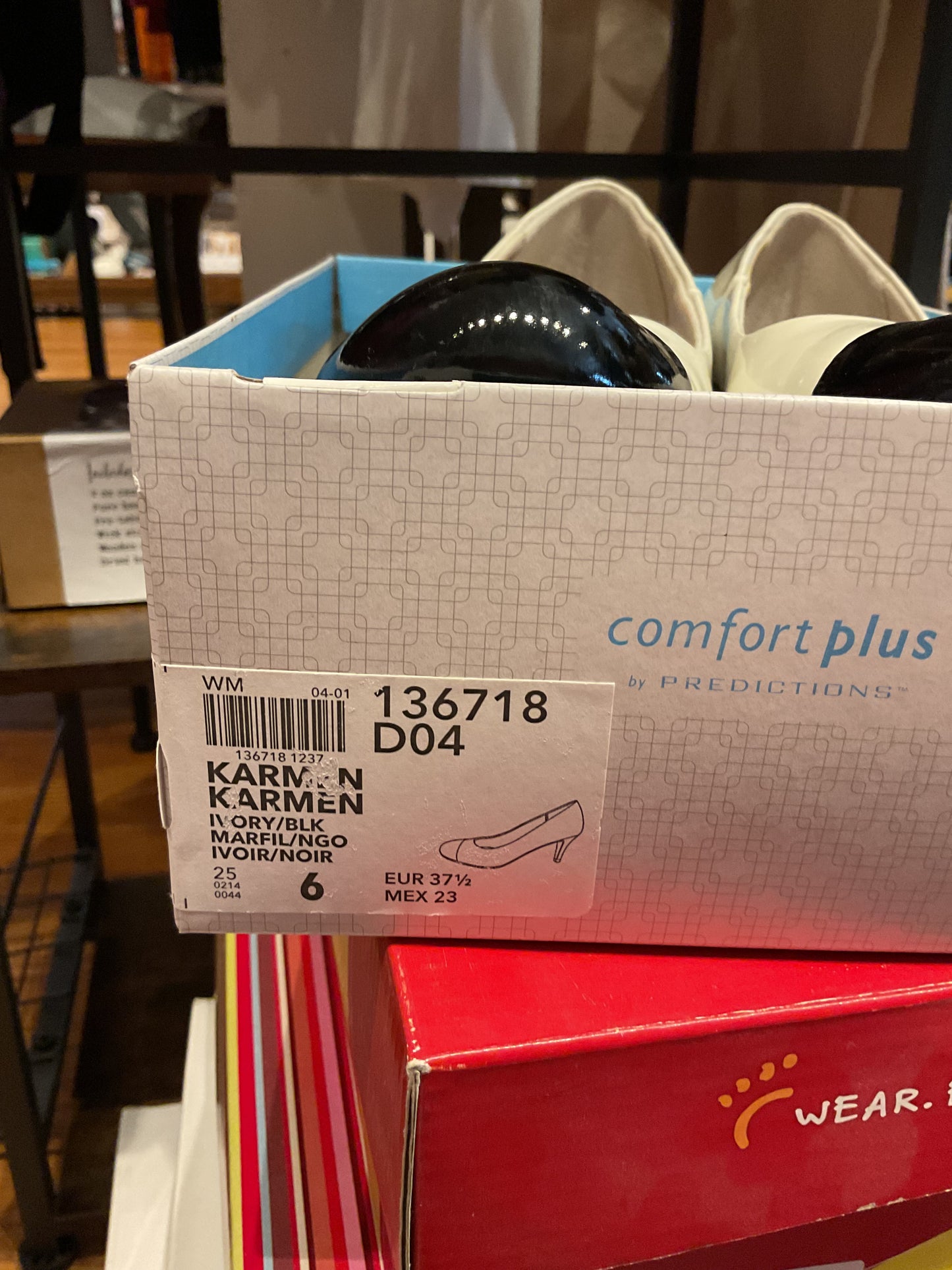 Comfort plus black and white heels size 6