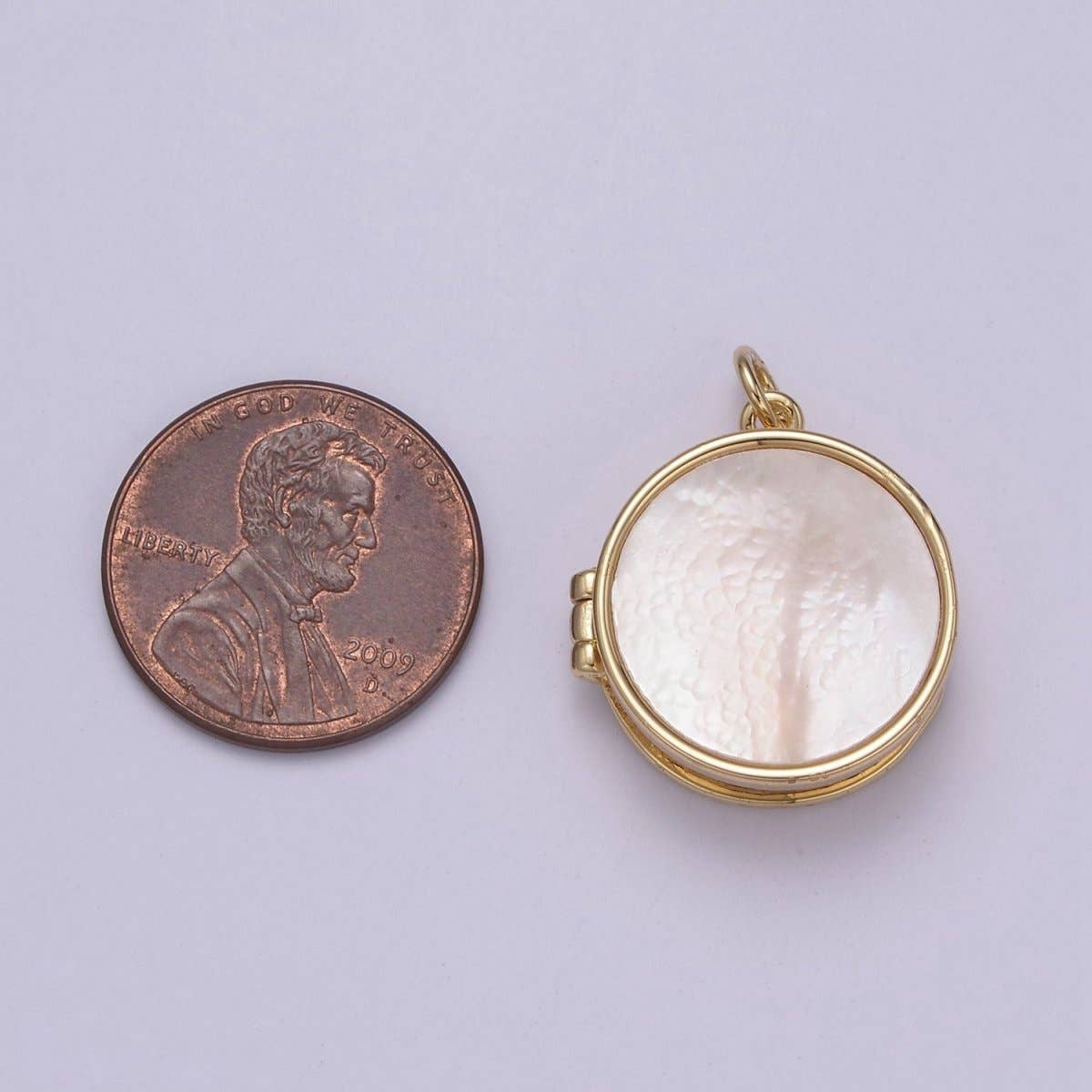 Aim Eternal - Pearl Locket Charm Necklace 14k Gold Filled Round Locket for Photo Necklace • Pearl Jewelry Supply W-192