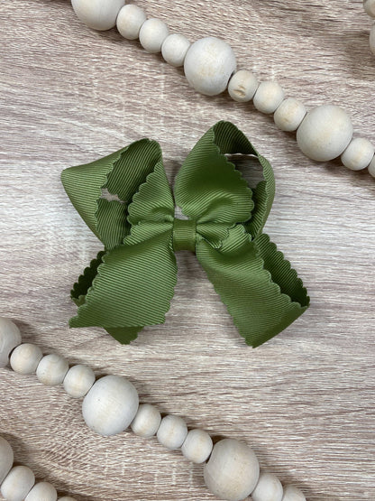 The Hair Bow Company - Classic Scalloped Bows - Alligator Clip - 4.5"